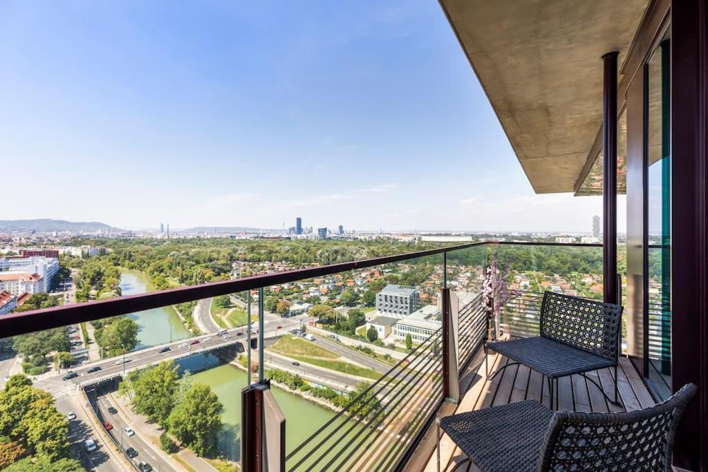 Design With Amazing View Over Appartamento *